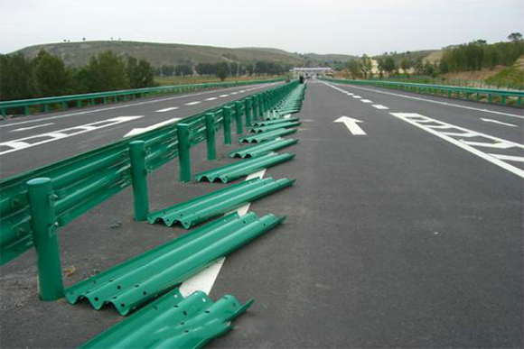 秦皇岛波形护栏的维护与管理确保道路安全的关键步骤