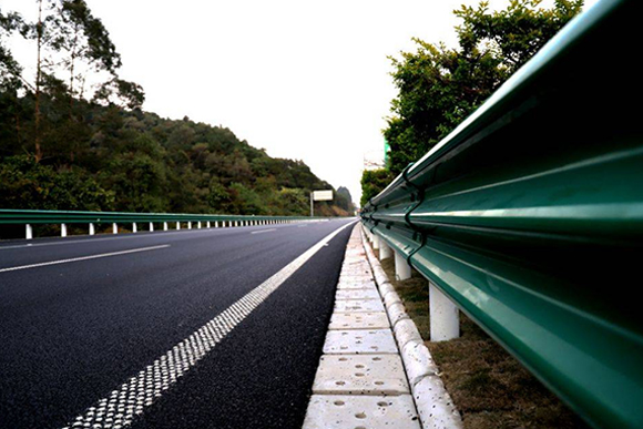 秦皇岛高速公路护栏的常用类型