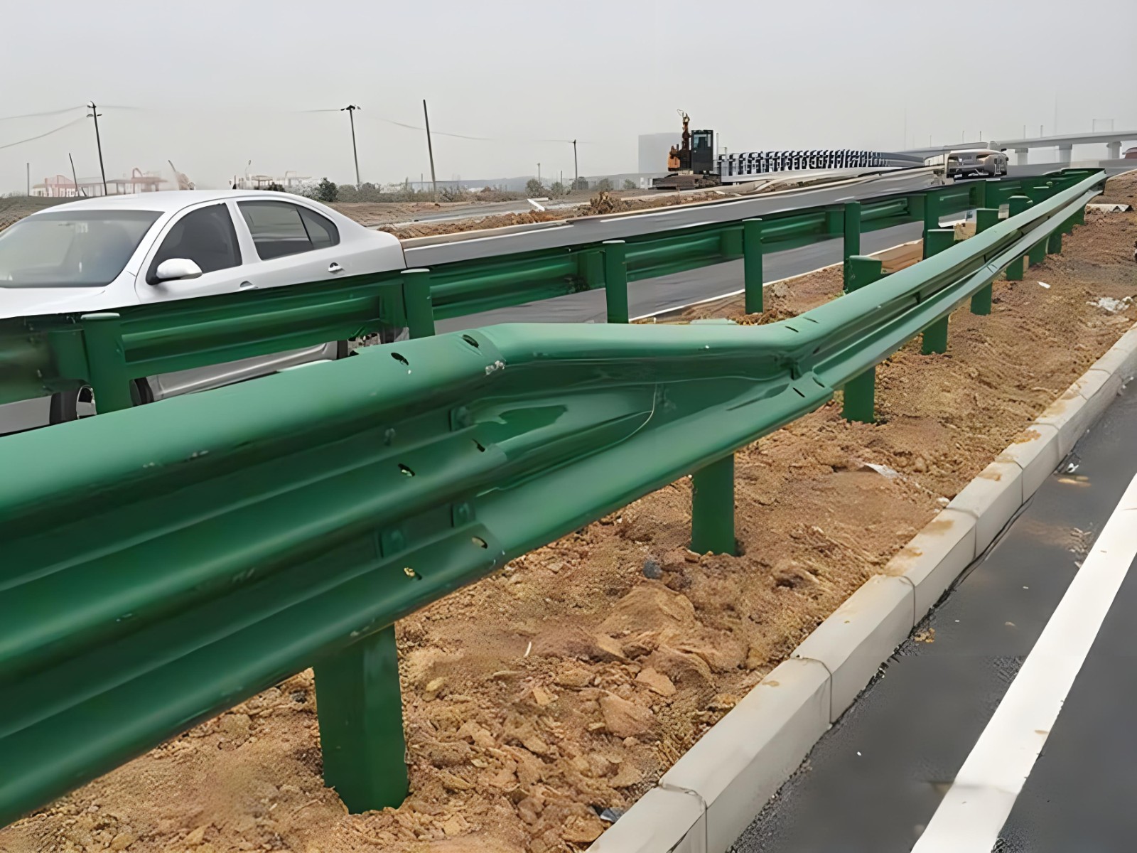 秦皇岛高速波形护栏板日常维护方案确保道路安全新举措